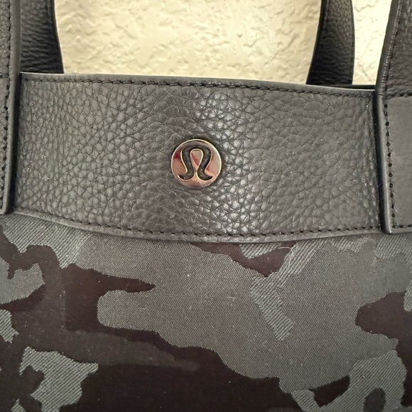 Lululemon Now and Always Tote *15L - Picture 4 of 8